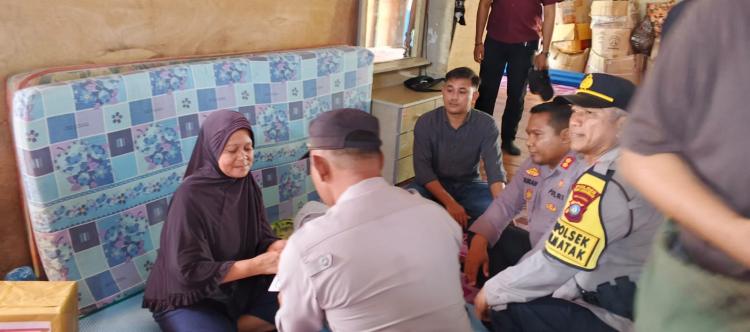 AKBP I Gusti Ngurah Agung Budianaloka Tebar Kepedulian Lewat Jumat Berkah di Desa Putik