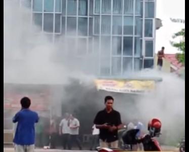 Kebakaran Ruko di Bawah Flyover Kedai Kopi Hawaii Tanjungpinang, Penyebab Diselidiki