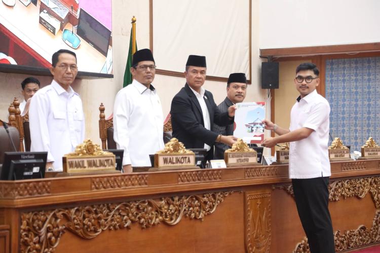 DPRD Kota Batam Tetapkan Delapan Ranperda Inisiatif Untuk Program Legislasi Daerah 2026