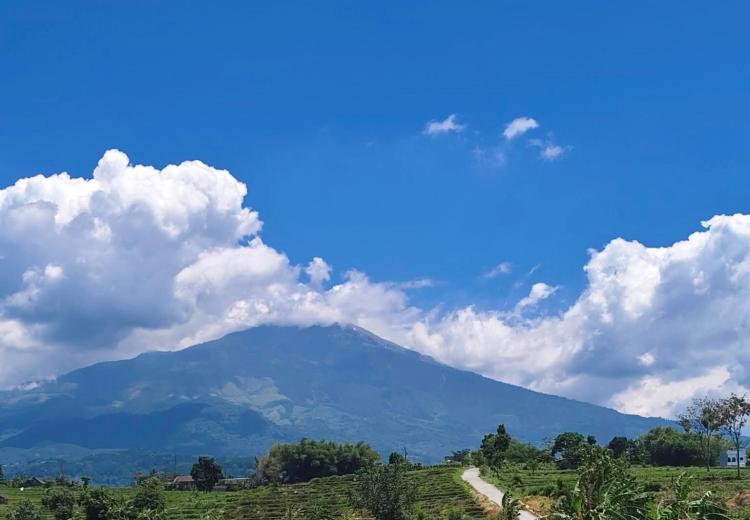 Prakiraan Cuaca Batam Hari Ini 19 Oktober 2025: Berawan, Berpotensi Hujan Ringan hingga Sedang