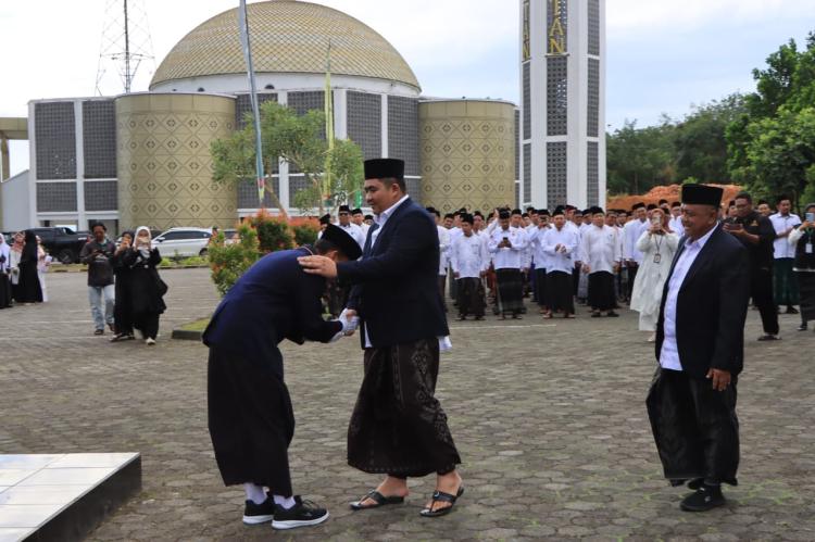 Upacara Hari Santri Nasional 2025 di Bintan, Bupati Bacakan Amanat Menag