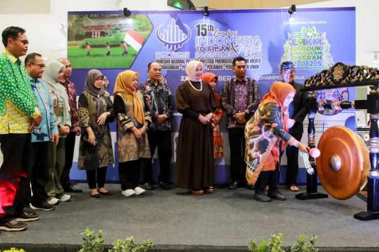 Batik Barelang dan Kuliner Khas Batam Mencuri Perhatian di ITT Investment Expo 2025