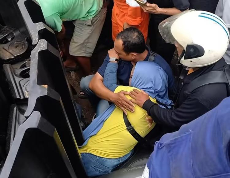 Suasana Haru Iringi Pemakaman Potongan Kaki Fatmawati Korban Kecelakaan di Batuampar