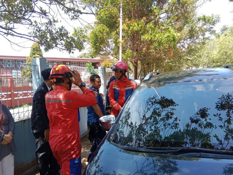 Balita Selamat dari Mobil Terkunci di Sekolah Kartini Batam, Damkar Bergerak Cepat