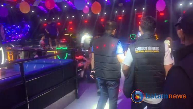 Imigrasi Batam Amankan WNA Tiongkok Saat Razia di Panda Club, Dua Lainnya Masih Diburu