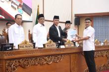 DPRD Kota Batam Tetapkan Delapan Ranperda Inisiatif Untuk Program Legislasi Daerah 2026