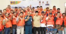 KSOP Batam Dorong Budaya Keselamatan Laut, Serahkan SKK hingga Life Jacket untuk Masyarakat Pesisir Sagulung