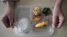 Makan Gratis yang Berujung Keracunan