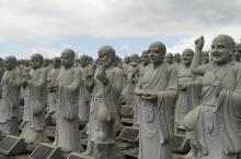 Vihara Patung Seribu: Harmoni yang Hidup di Tanjungpinang