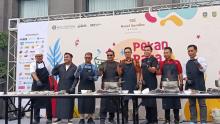 Bank Indonesia Pecahkan Rekor MURI Masak 1.000 Porsi Ikan Asam Pedas Cabai Kering Di Batam