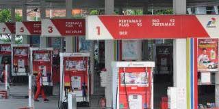 Pengawasan Bocor? Mobil Lori Diduga Isi Solar Subsidi Berkali-Kali di SPBU Dekat Kantor Pertamina