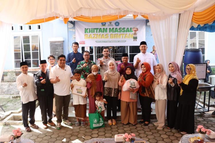 Khitan Massal Baznas Bintan 2025: 60 Anak Disunat, Bantuan untuk Duafa & Stunting Disalurkan
