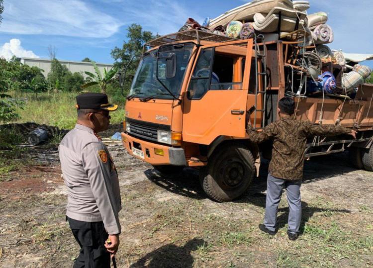 Razia Gudang Sagulung, Polresta Barelang Sita 5 Truk Barang Impor Bekas