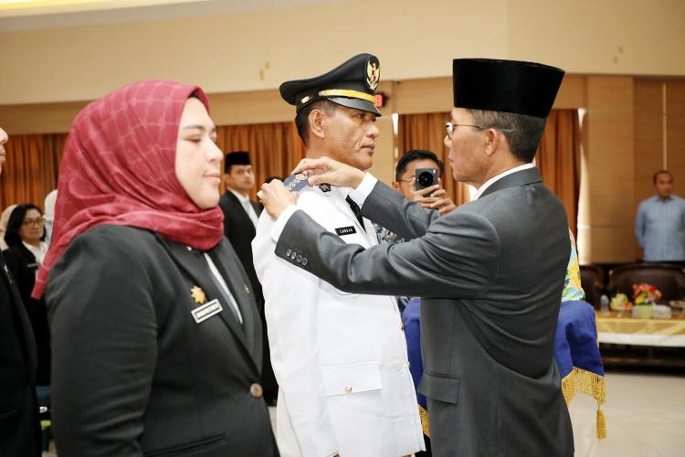 Wali Kota Batam Amsakar Achmad Lantik 67 Pejabat, Termasuk Kepala Disdukcapil dan Camat Baru