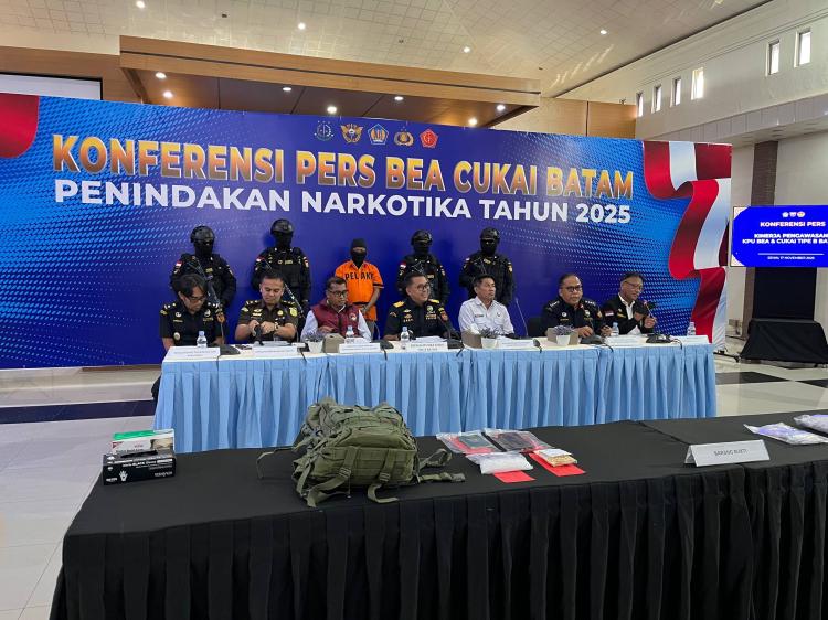 Bea Cukai Batam Gagalkan Dua Modus Penyelandupan Narkoba, dari Tubuh Manusia hingga Tas Hanyut