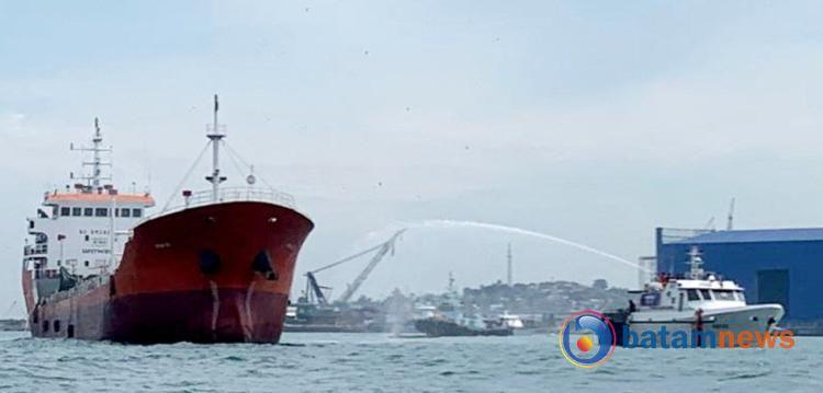 KPLP, TNI hingga Bakamla Berhasil Selamatkan Korban Laka Laut, Padamkan Kebakaran Kapal hingga Tumpahan Minyak di Perairan Batam