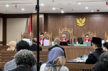 Eks Dirut ASDP Bergetar Bacakan Pledoi: “Kami Tidak Korupsi, Kami Dikriminalisasi”