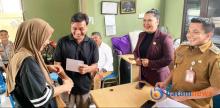 Pemko Batam Salurkan Bantuan untuk Korban Puting Beliung di Tanjung Buntung, 21 KK Terima Kompensasi