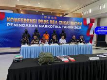 Bea Cukai Batam Gagalkan Dua Modus Penyelandupan Narkoba, dari Tubuh Manusia hingga Tas Hanyut