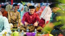 Lingga Rayakan Usia ke-22 dengan Makan Berhidang hingga Ceramah Agama