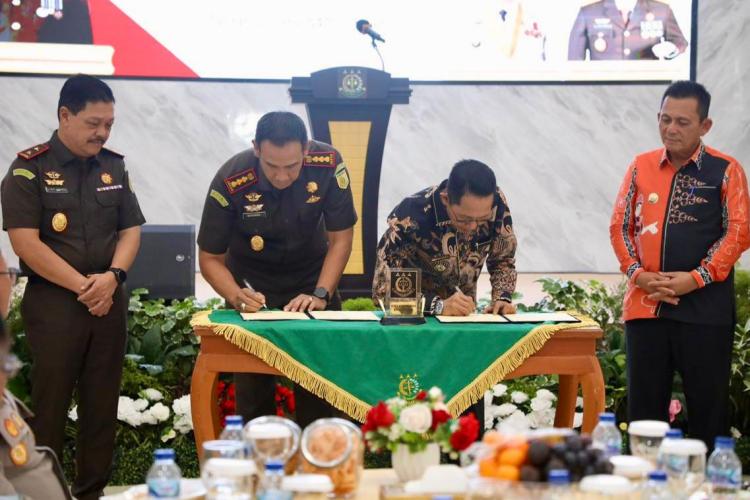 Pemko Batam dan Kejari Teken Kerja Sama Persiapan Penerapan KUHP Nasional 2026