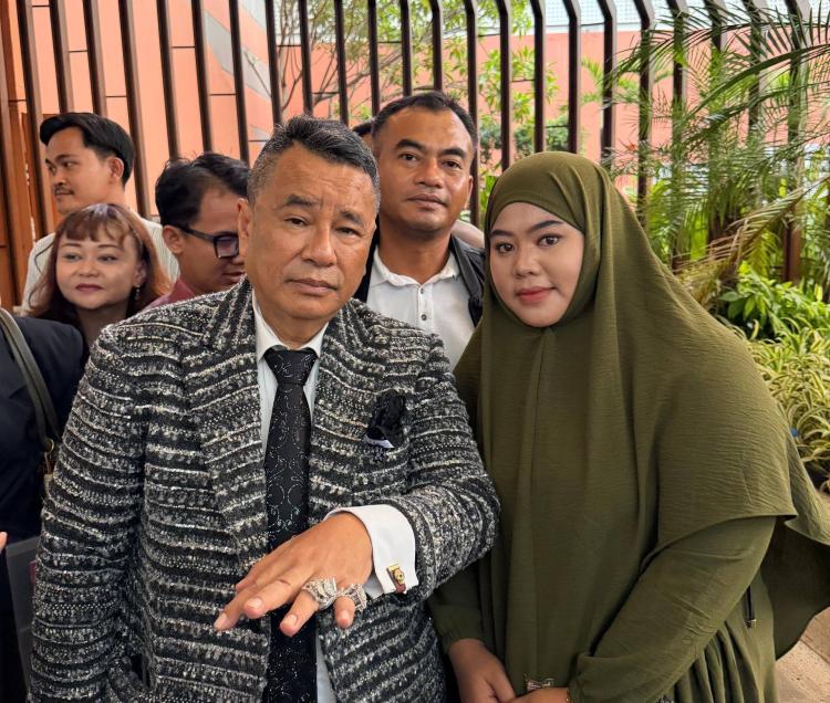 Hotman Paris Kawal Kasus Pembunuhan Dwi Putri