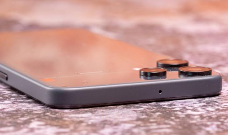 Nothing Phone (3a) Lite vs CMF Phone 2 Pro: Mana yang Lebih Baik?