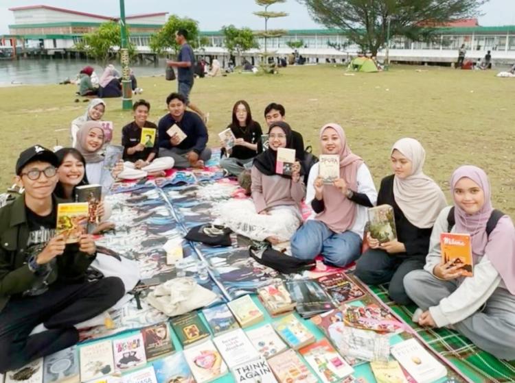 CYL Community Hadirkan Ruang Baca Santai dan Terbuka di Tepi Laut Tanjungpinang