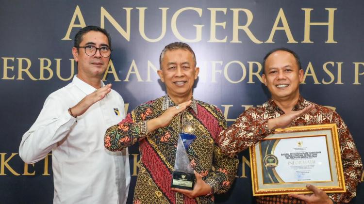 BP Batam Terima Anugerah KIP 2025, Raih Predikat Badan Publik Informatif