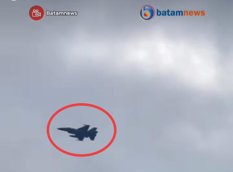 Lanud Hang Nadim Pastikan Fly Pass F-16 di Langit Batam Bukan Terkait Isu Geopolitik Thailand-Kamboja