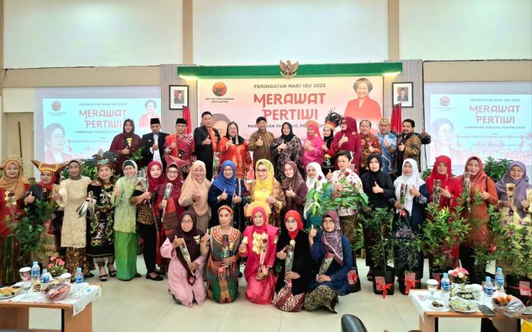 PDIP Batam Gelar Peringatan Hari Ibu, Serukan Perempuan Tangguh dan Melek Digital