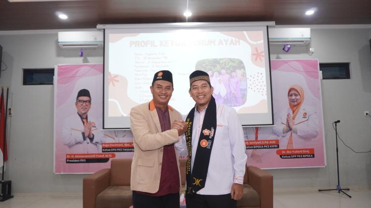 DPD PKS Tanjungpinang Kukuhkan Ustadz Sugianto sebagai Ketua Forum Ayah