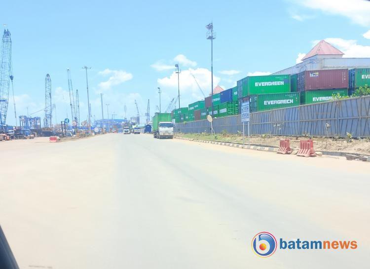 Izin Tiga Perusahaan Pengimpor Limbah B3 Dicabut, Ribuan Kontainer Menumpuk di Batam