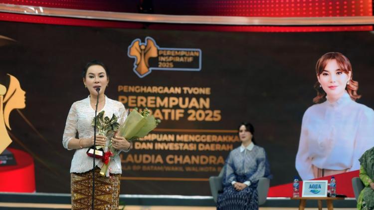 Peringatan Hari Ibu Nasional, Wakil Kepala BP Batam Raih Dua Penghargaan Bergengsi
