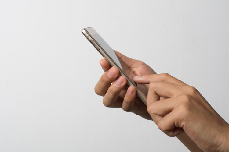 Ponsel Android Terbaik 2025: 7 Rekomendasi HP Murah Berkualitas Tanpa Bayar Harga Flagship!