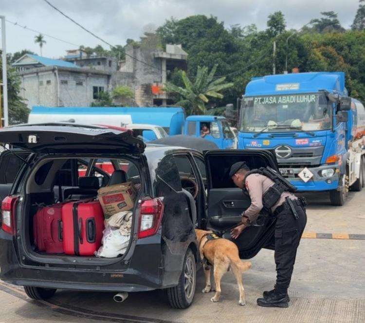 Cegah Penyelundupan dan Gangguan Keamanan, Satgas Gakkum Ops Lilin K9 Patroli Ketat Pelabuhan Punggur