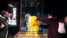 Tower of London Ditutup Sementara, Aktivis Olesi Kaca Display dengan Custard 