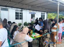 Jelang Nataru, Warga Batam Antusias Tebus Sembako Murah Rp100 Ribu