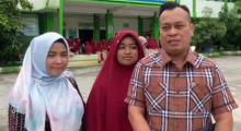 Bupati Lingga Dukung Program GEMAR, Turun Langsung Ambil Rapor Anak di Batam