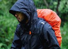 Ingin Hiking di Musim Hujan? Pikirkan 5 Risiko Ini Terlebih Dulu