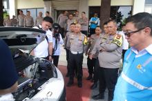 Polda Kepri Terima Hibah Empat Mobil Listrik dari PLN Batam