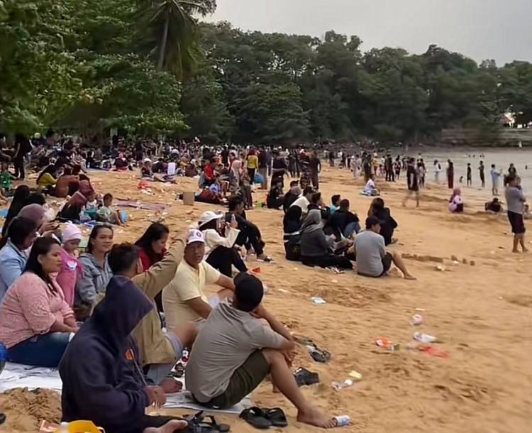 Apakah Aman ke Pantai Batam Besok? BMKG Prakirakan Gelombang Capai 1,4 Meter