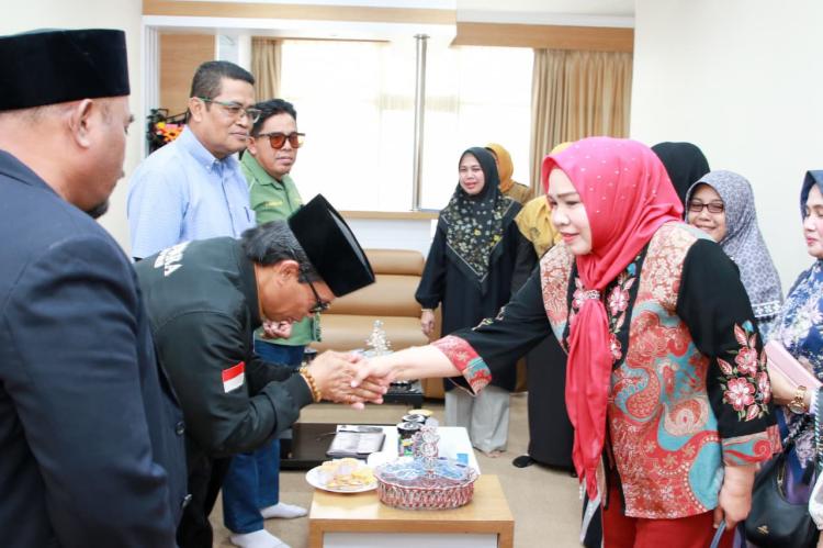Erlita Amsakar Kukuhkan Struktur Kepengurusan LASQI Kota Batam