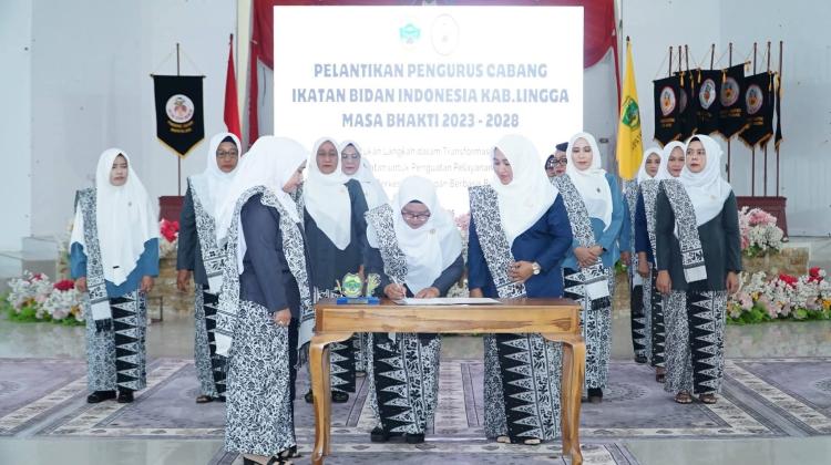 Pengurus IBI Lingga Dilantik, Wabup Tekankan Peran Strategis Bidan Tekan Stunting