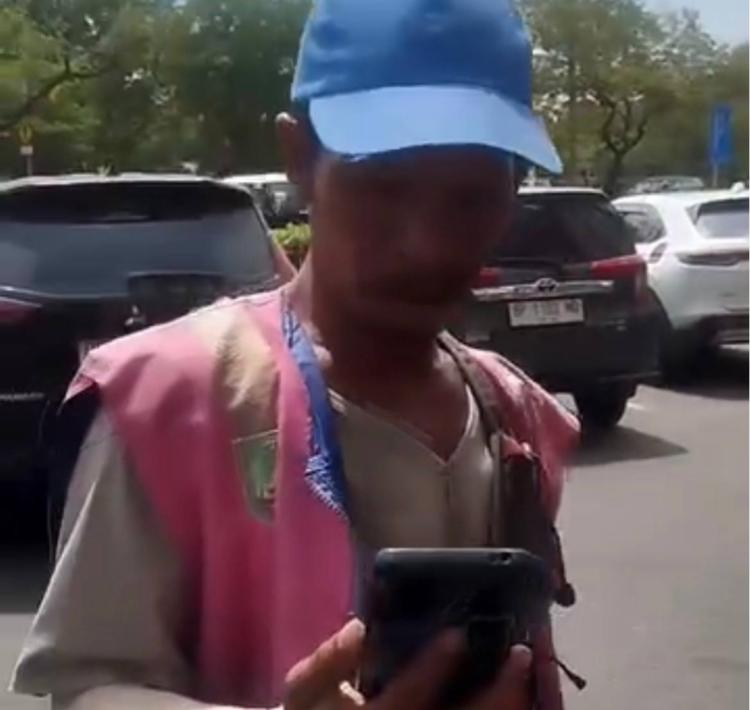 Kejadian Lagi! Jukir di Batam Viral Tolak QRIS dan Marahi Pengendara, Dishub: Belum Semua Titik Bisa Non-Tunai