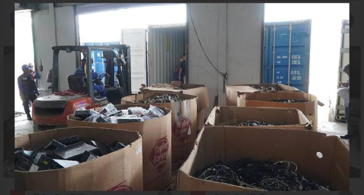 Bea Cukai Batam Kembalikan Limbah B3, Empat Kontainer Elektronik Bekas Direekspor