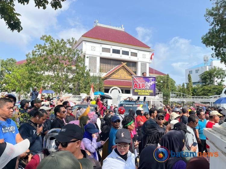 Kecewa Pelayanan Moya, Warga Tanjung Sengkuang Desak Pengelolaan Air Batam Kembali ke ATB