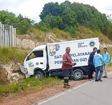Mobil MBG SPPG Sagulung Terperosok dan Ringsek di Simpang Basecamp Batam, 2 Kru Luka Ringan
