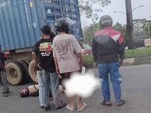 Dua Siswi Berseragam Pramuka Luka Berat Tabrak Kontainer Mogok di Batam