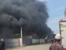 Gudang Buah PT Fresco di Batam Hangus Terbakar, 20 Personel Dikerahkan